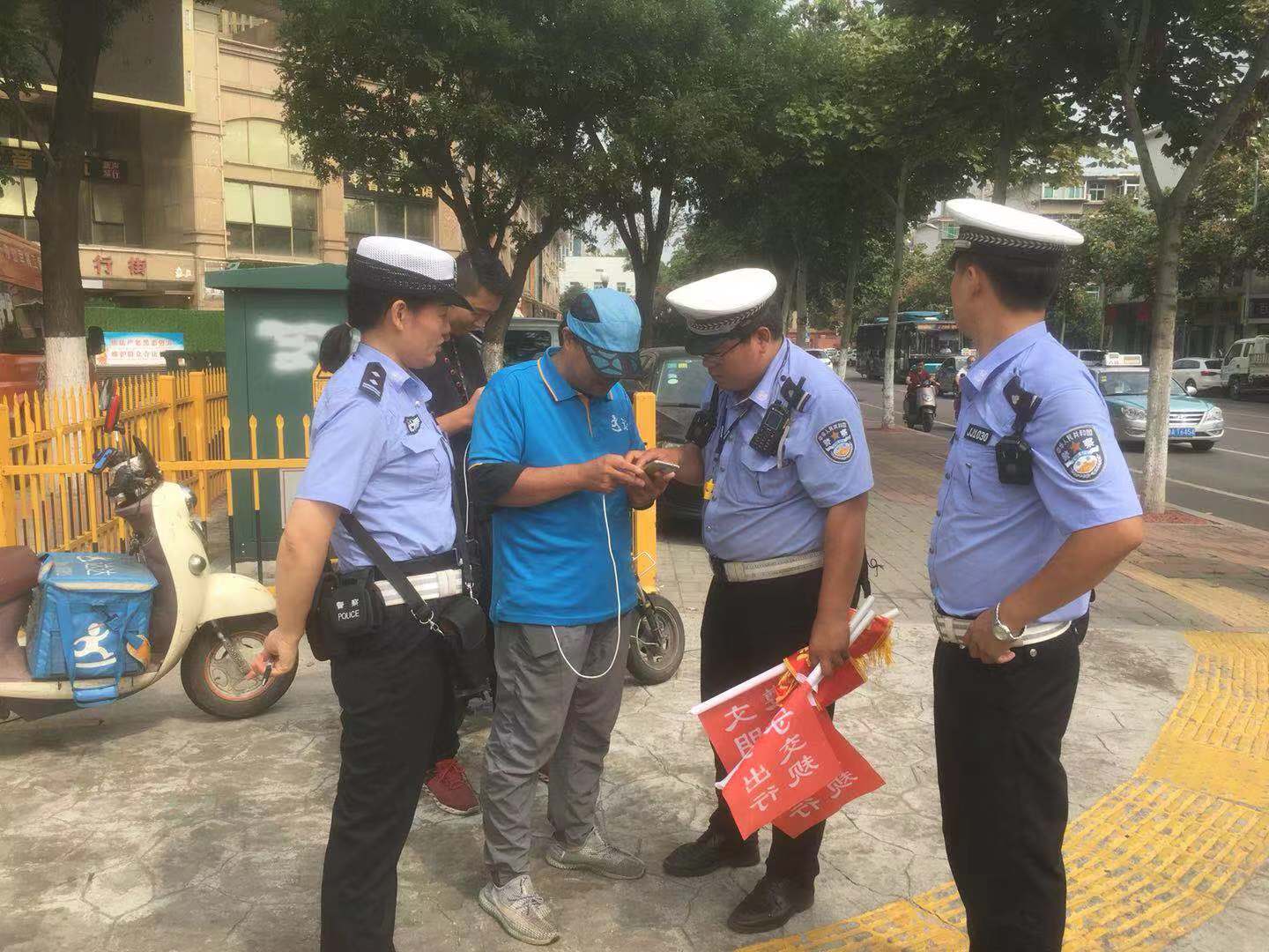 济南闯红灯违章多长时间处理,济南闯左转红灯怎么处罚