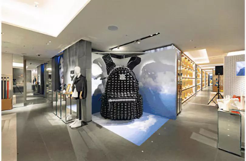 从濒临倒闭到年营收25亿,从濒临倒闭到市值266亿