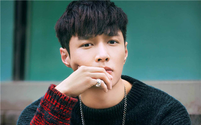 张艺兴和李荣浩互夸,张艺兴年少有为李荣浩突然出现