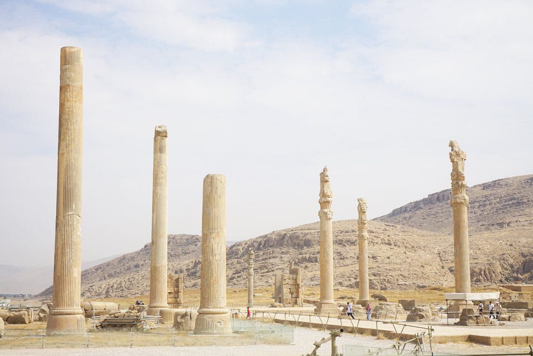 伊朗：黑纱下骚动的嬉皮青年