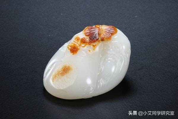 举头望明月低头思故乡中的月,月球上大概有多少个玉石