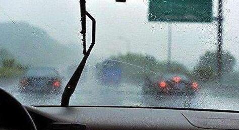 车窗起雾怎么办可以快速除雾,车窗快速除雾