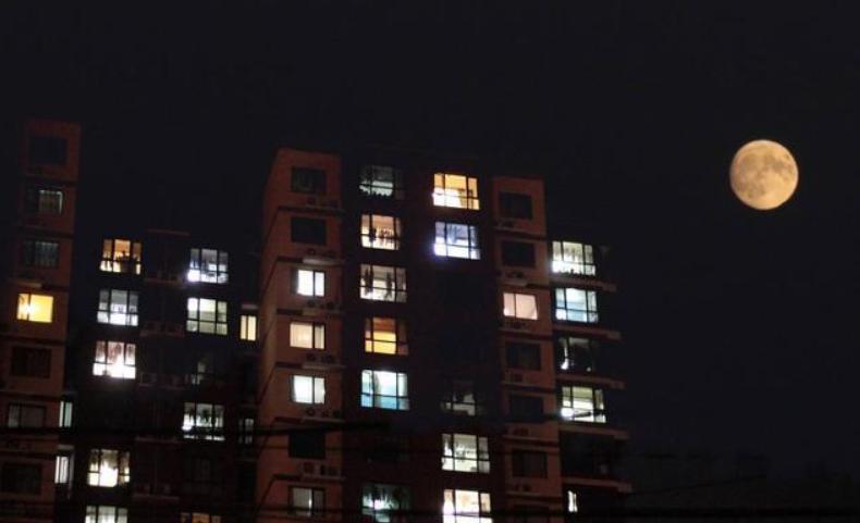 一更人二更火四更贼五更鸡的意思,一更人三更鬼四更贼