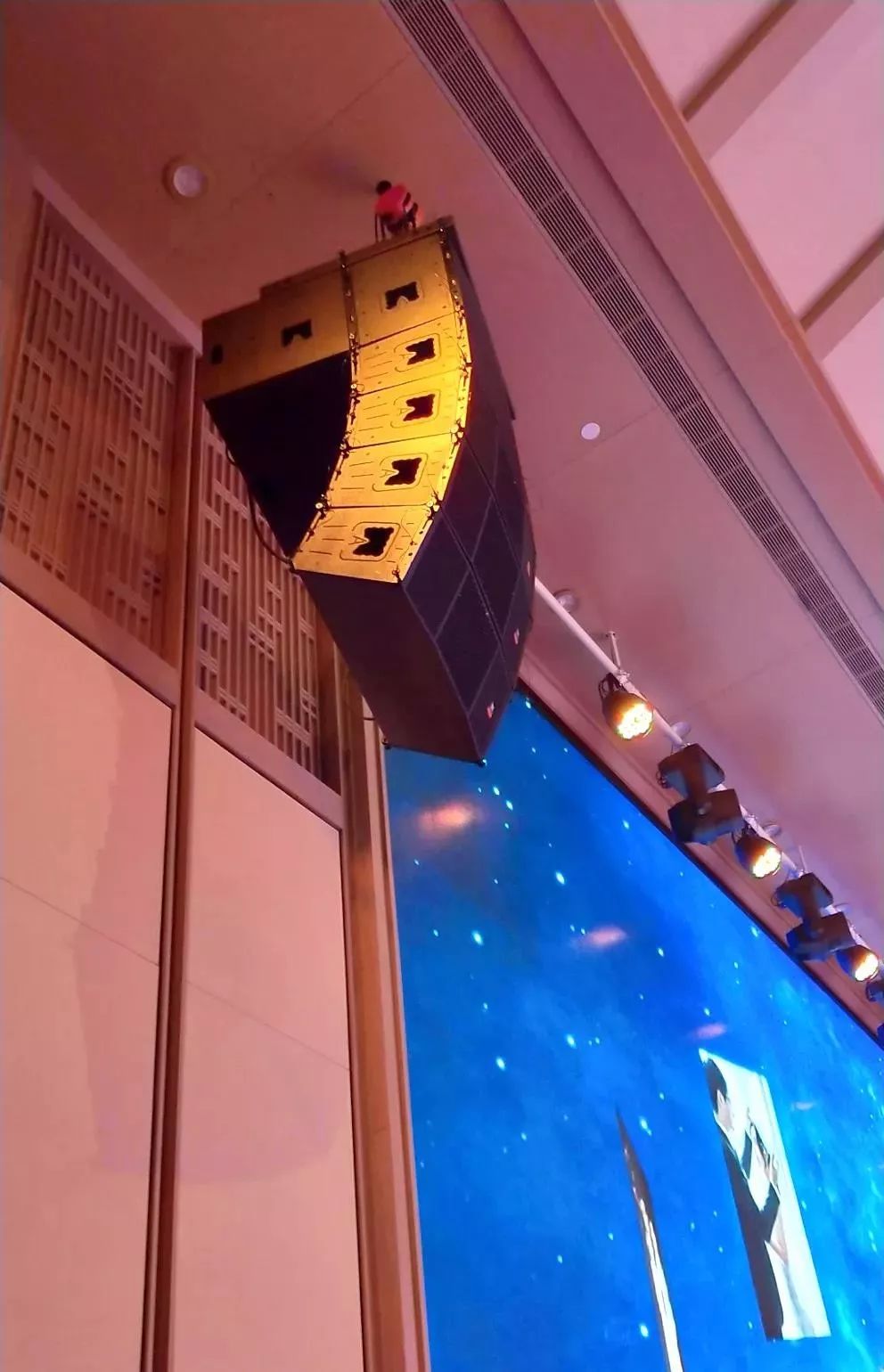 五星级酒店的音响,泰兴金陵国际大酒店标准房间