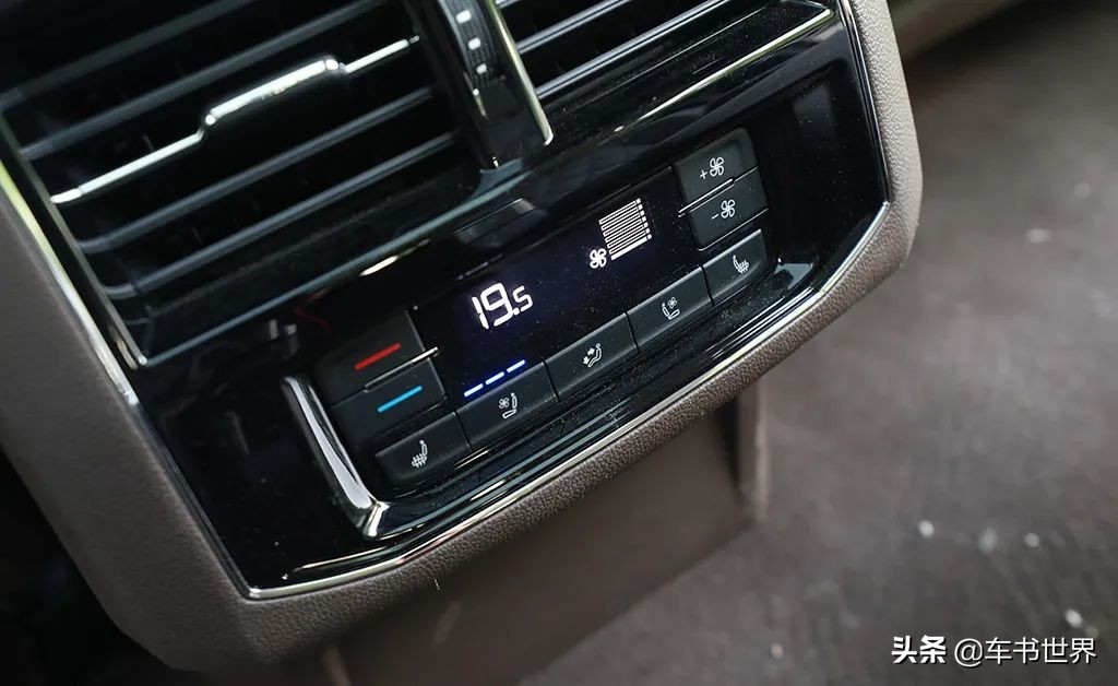 威然和夏朗比较选哪个更好,大众夏朗2017款怎么样