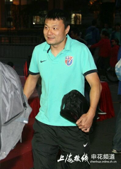 不辞而别的故事,姜坤现状足球