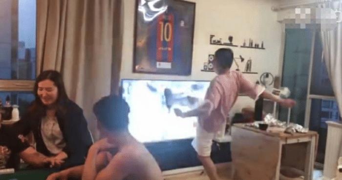 苏醒砸电视机看球是哪场比赛,苏醒看球上热搜