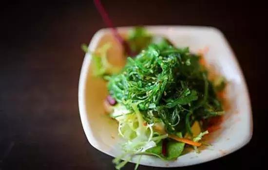 肝脏好不好看指甲或许能知道,指甲是帮助人体肝脏排毒的