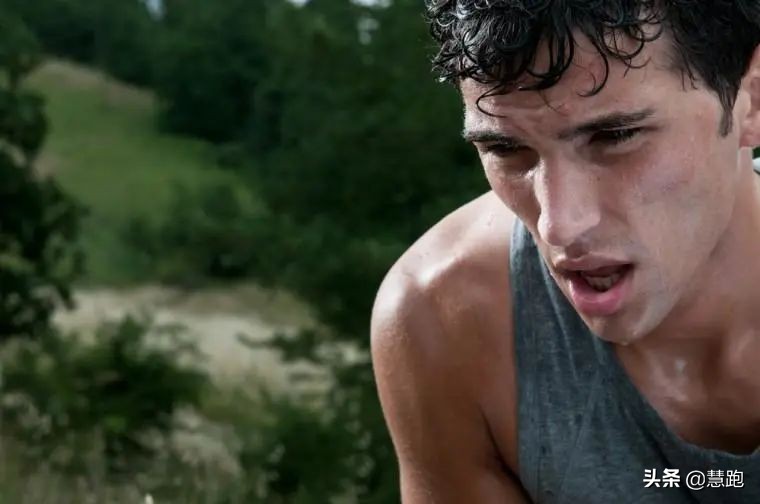 在高温天气下跑步如何避免中暑,跑步中暑的症状