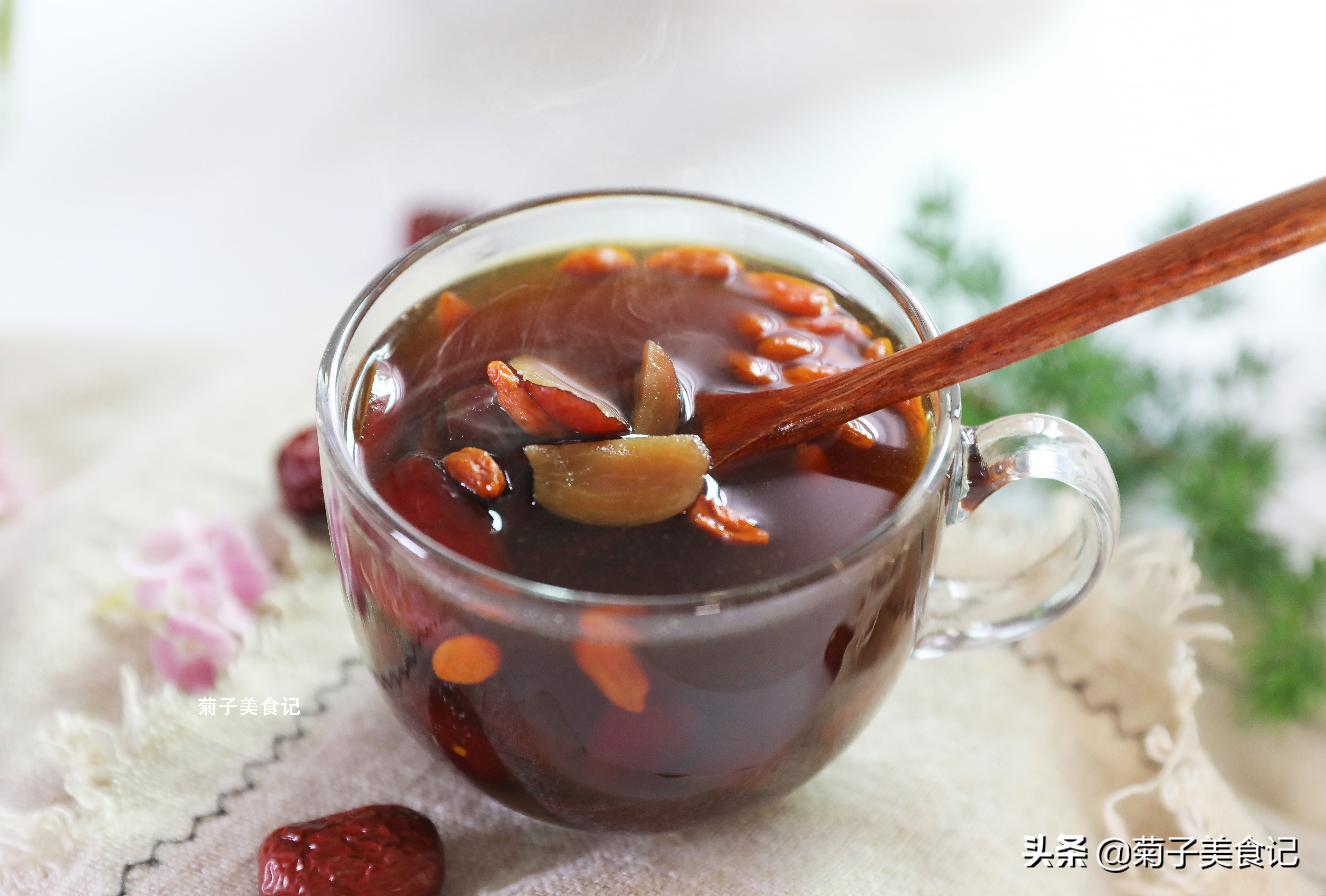 喝一碗红糖姜茶暖心又暖胃,秋天的第一杯姜茶暖心即暖胃