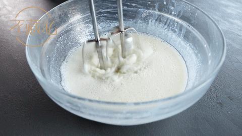 光用牛奶就可以做成淡奶油,5块钱就能自制淡奶油