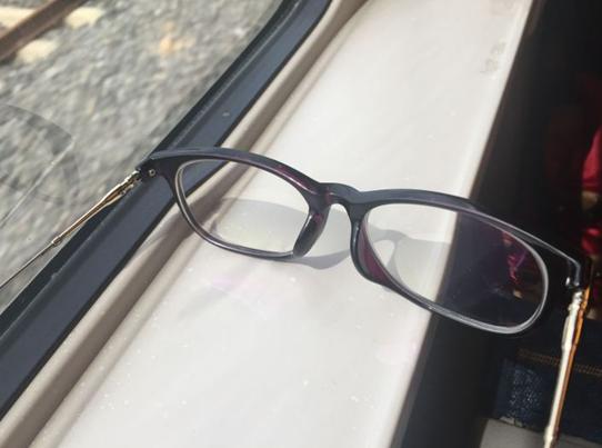 眼镜清洗的正确方法,眼镜如何正确清洗干净