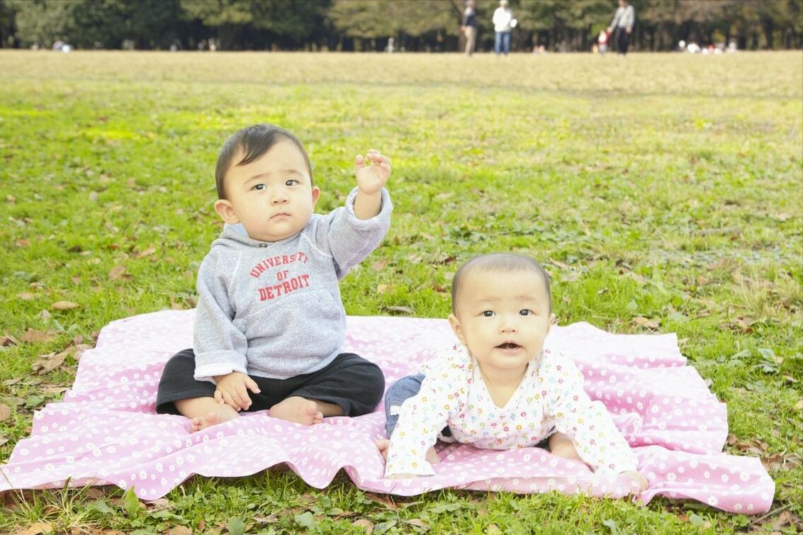 一岁宝宝爱黏妈妈怎么正确引导,1岁宝宝粘人妈妈该怎么办