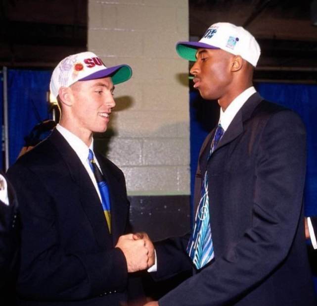 纳什为什么能抢走科比mvp,经典回顾纳什与科比mvp之间的对决