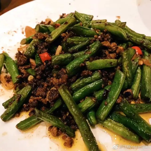 钱枫变身美食吃播，大口吃肉，难怪昔日帅少年，已胖到二百多斤