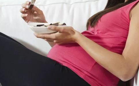 孕期嘴角起小水泡最快消除方法,孕早期嘴角起大水泡最快消除方法