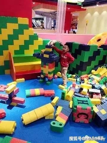 三水新昌奥特莱斯,新昌奥特莱斯是佛罗小镇吗