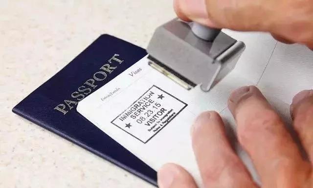 永居护照和绿卡签证区别,永居移民和入籍的区别