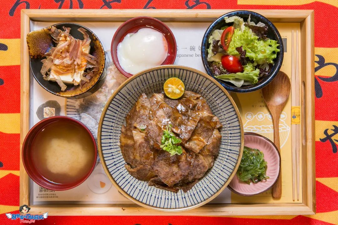 这家网黄店又有新瓜啦！迁址？出新？送猪排？实锤了