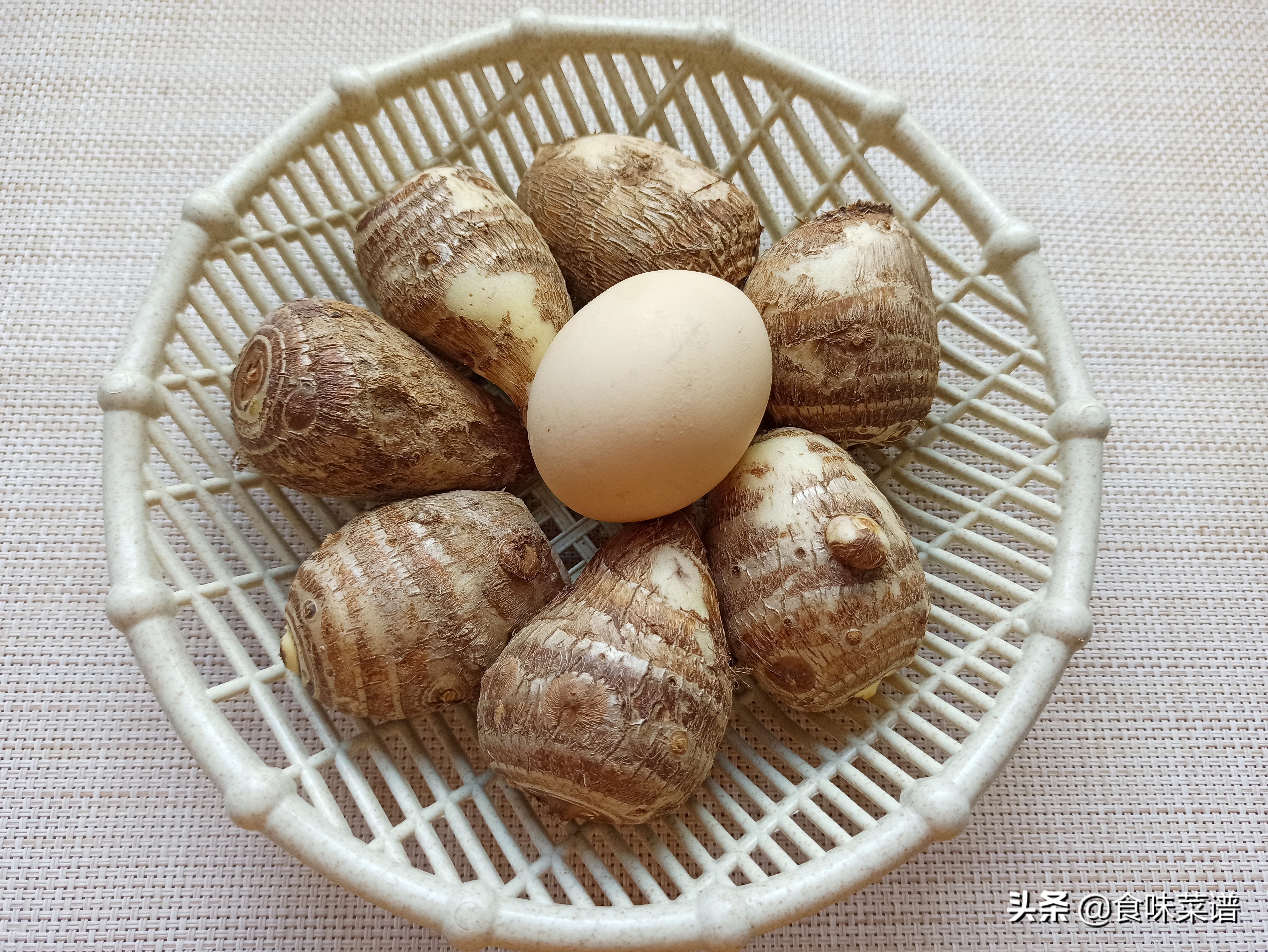 自从学会芋头这做法，我家一周吃三次，营养美味，咬一口酥脆软糯