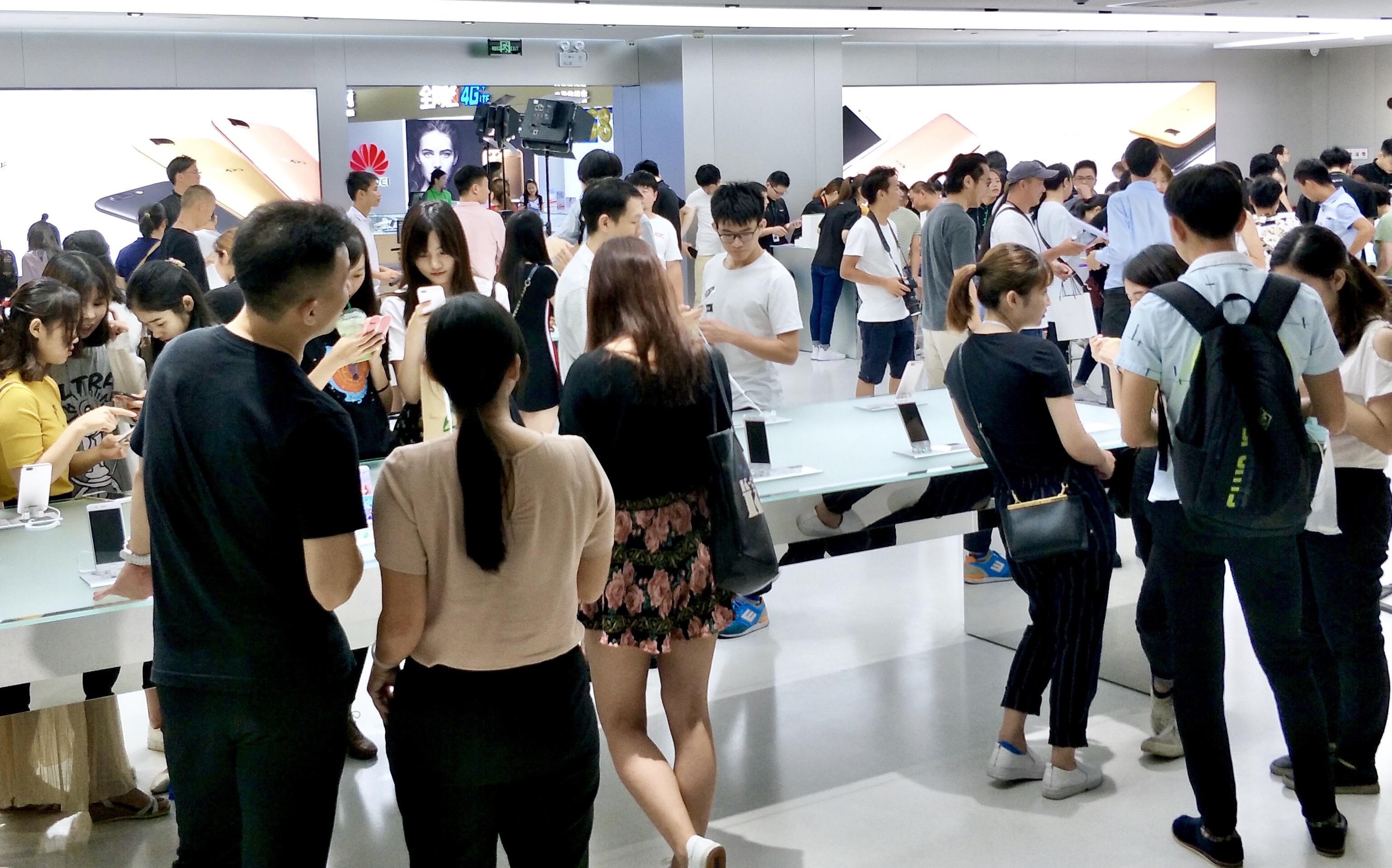 opporeno6对红米k40,opporeno6跟红米k40