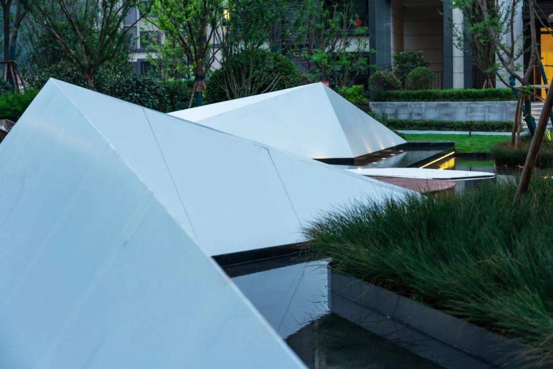 万科金开悦府,万科金开悦府高压线