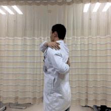 为什么肩周炎夜间怕凉,肩周炎是受寒凉引起吗