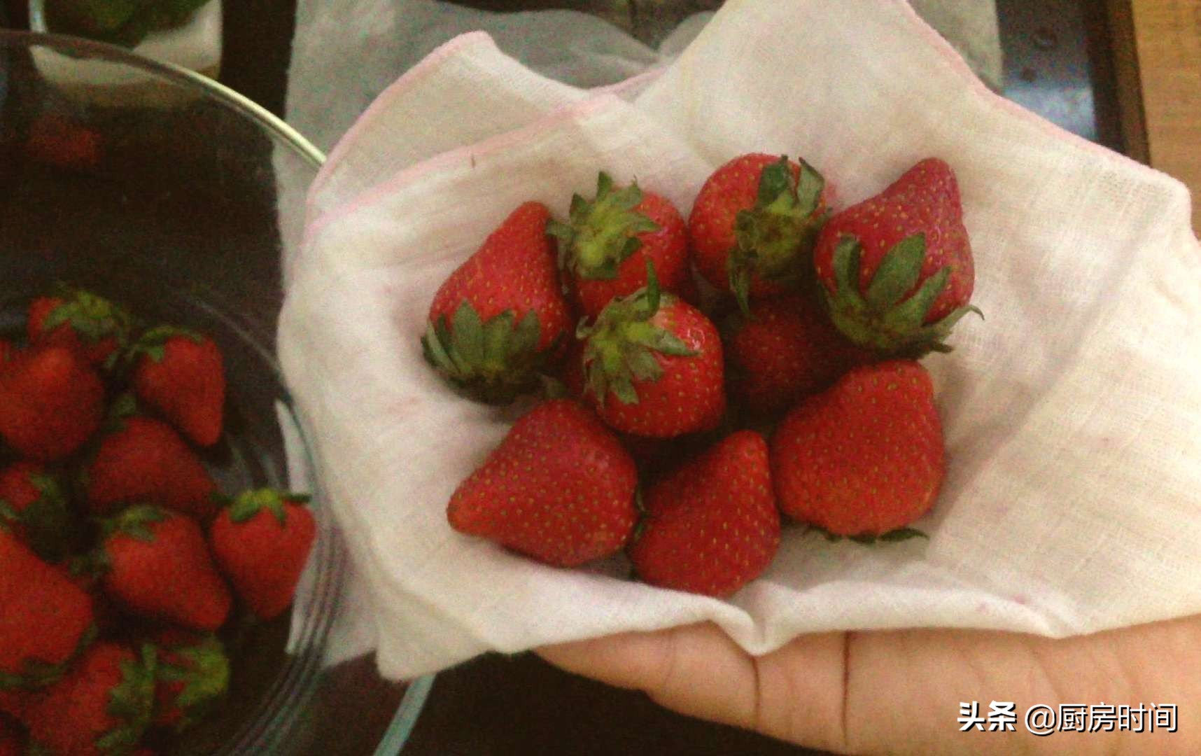 纯正浓郁的草莓酱,草莓酱有那么好吃吗