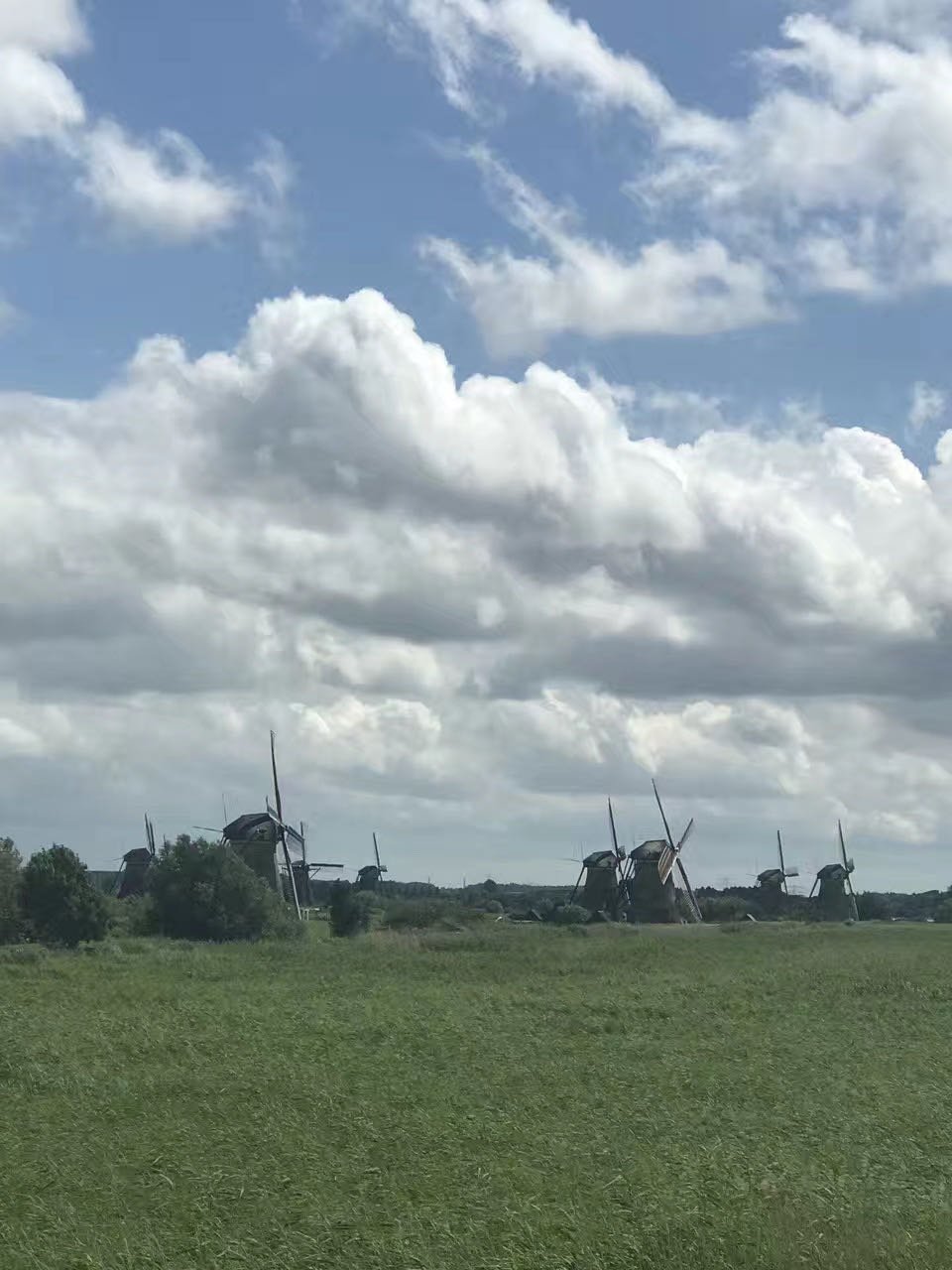 吸食*麻大**合法，*灯区红**明目张胆，荷兰为何还秩序井然，经济发达？