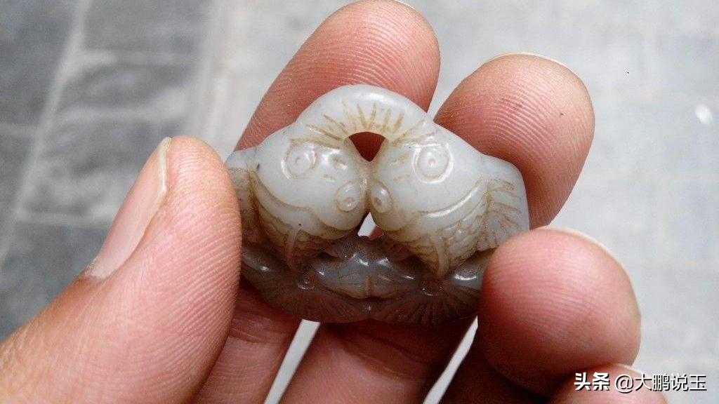 大鹏说玉石价格,和田玉白玉为啥有亮闪闪的晶体