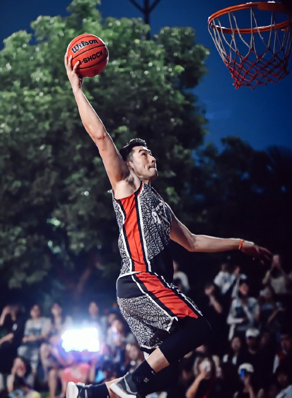 高以翔家世显赫,高以翔身价有多少亿