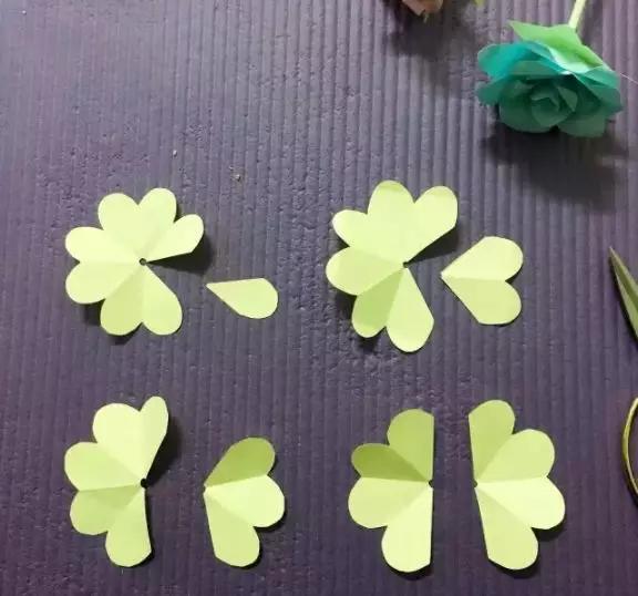 有颜色的玫瑰是怎么做出来的,白玫瑰怎么做七彩玫瑰