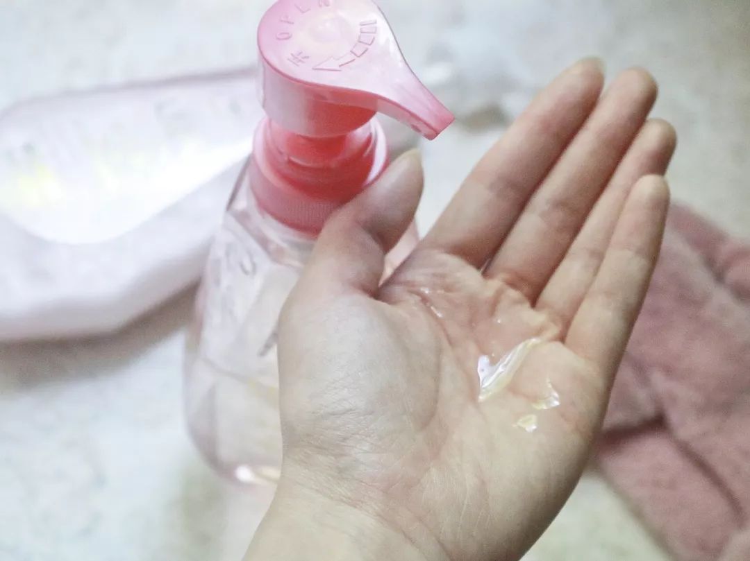 黑鱼子酱洗发水卡诗,卡诗黑鱼子酱洗发水测评