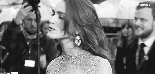 在家也穿正装,在家也天天穿校服