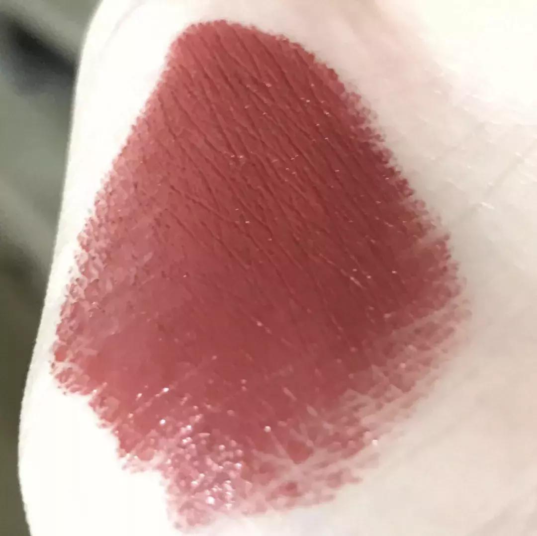 悄咪咪告诉大家,其实MAC是可以免费领口红的