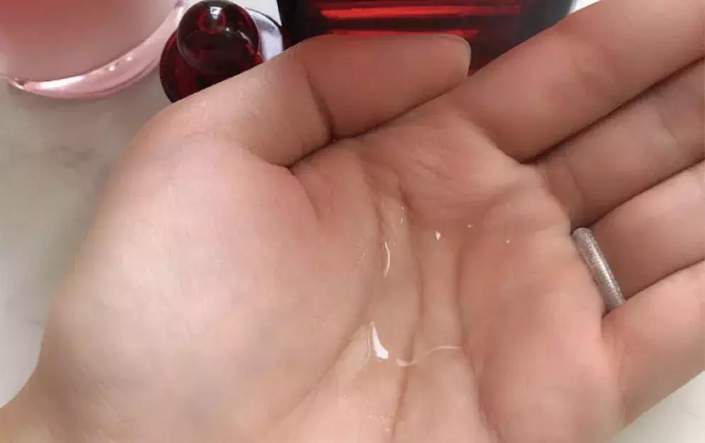 你用过的化妆品居然有百年历史，100年前睫毛膏竟然是渣男最爱？