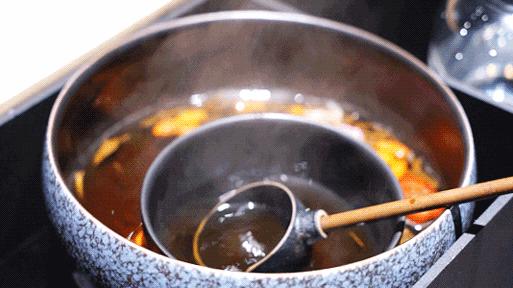 春天的第一杯茶颜悦色奶茶,春天的第一杯竹筒茶