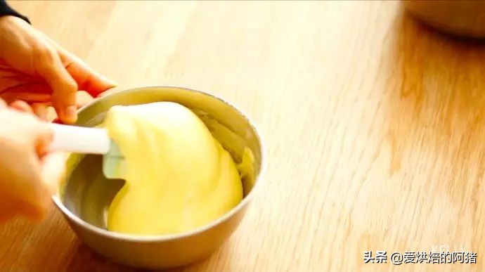 邱莹莹同款草莓奶油蛋糕，基础戚风胚，徒手脱模剖片及抹面挤花