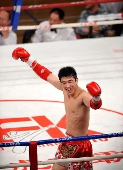 中国散打转身ko泰国拳王,泰国拳王罗唐ko中国拳王视频