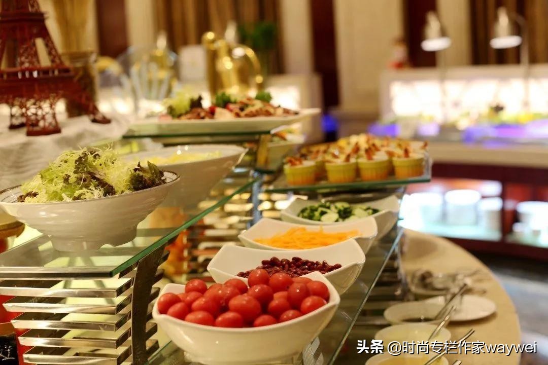 寒风飒飒,人类无法阻止火锅的蔓延势头了……