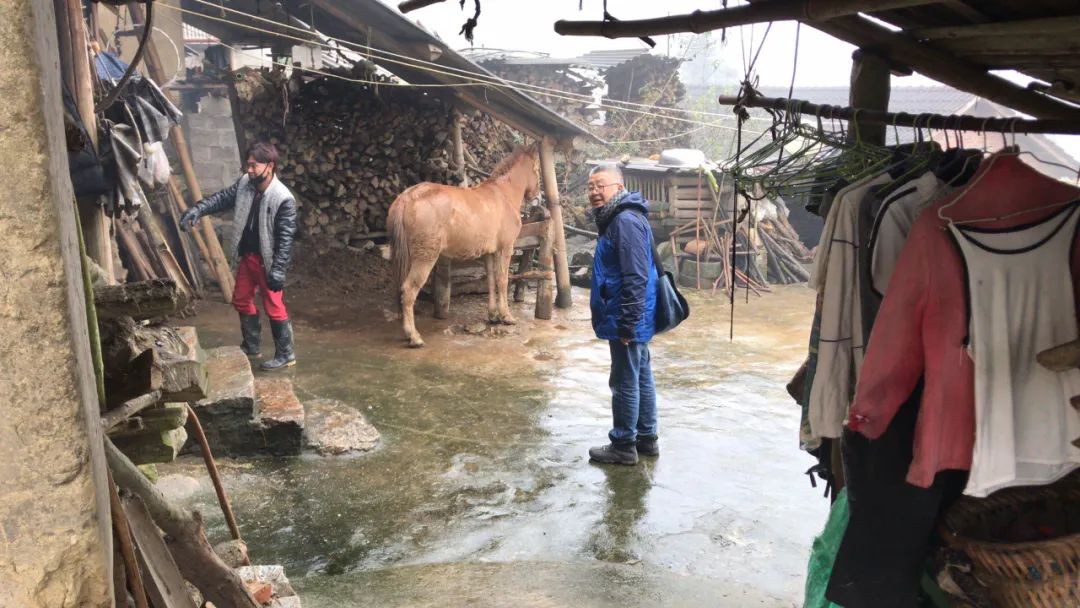 美院杀马特,美院老师躲过变态杀人案