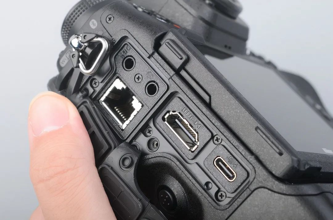 尼康z2470f4和24200选哪个好,尼康旗舰微单z9将问世中关村在线