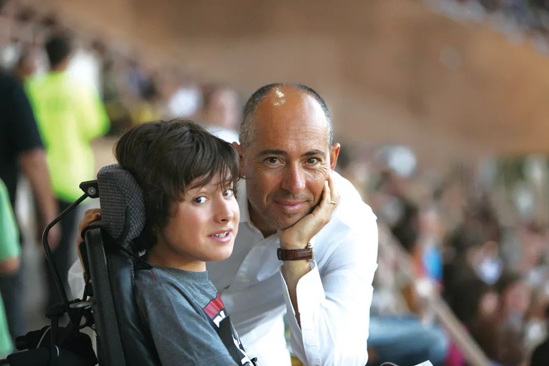 今天必须，一定要为他们鼓掌