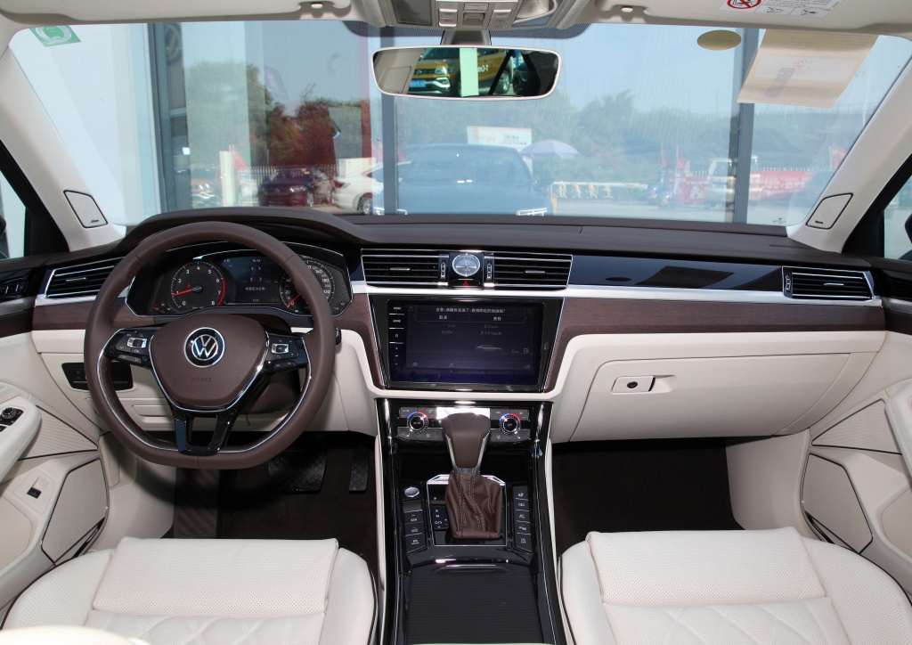 老板座驾低调奢华的大众新辉昂,大众辉昂低调又有实力吗