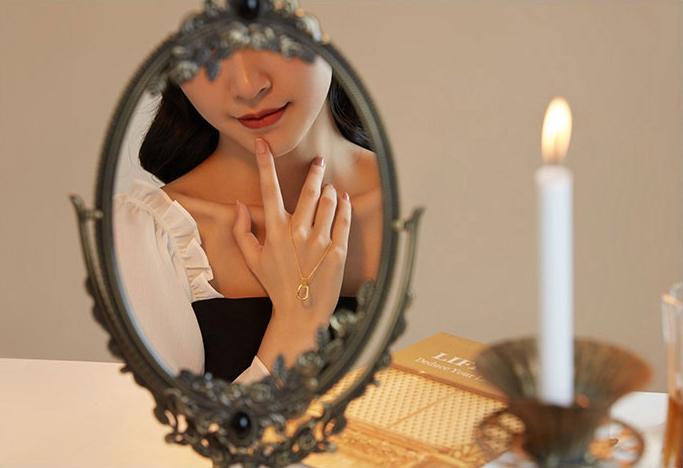 买给妈妈1000多的金项链,花一万多给妈妈买了金首饰