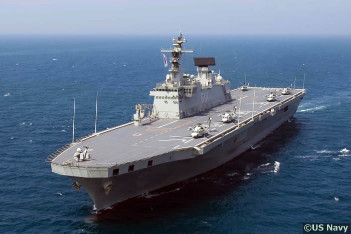 日本媒体评论075两栖攻击舰,现代战舰075型两栖攻击舰最强配置