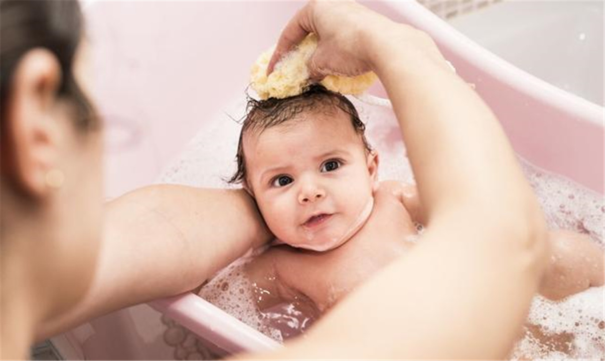 宝宝不爱洗澡要怎么引导,宝宝不爱洗头怎么破