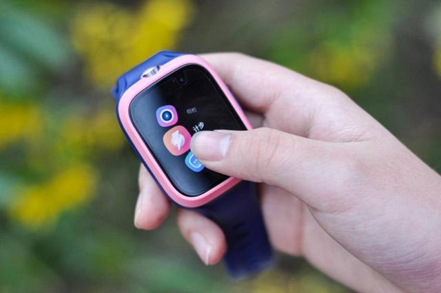 一千多元不买手机反而买了,儿童手表买哪一款比较实用