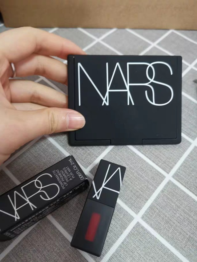 给大家推荐一款好用的散粉,这几款很实用的散粉必须要推荐