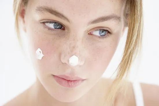 产后淡化细纹斑点霜,产后肚子长了很多斑点咋回事